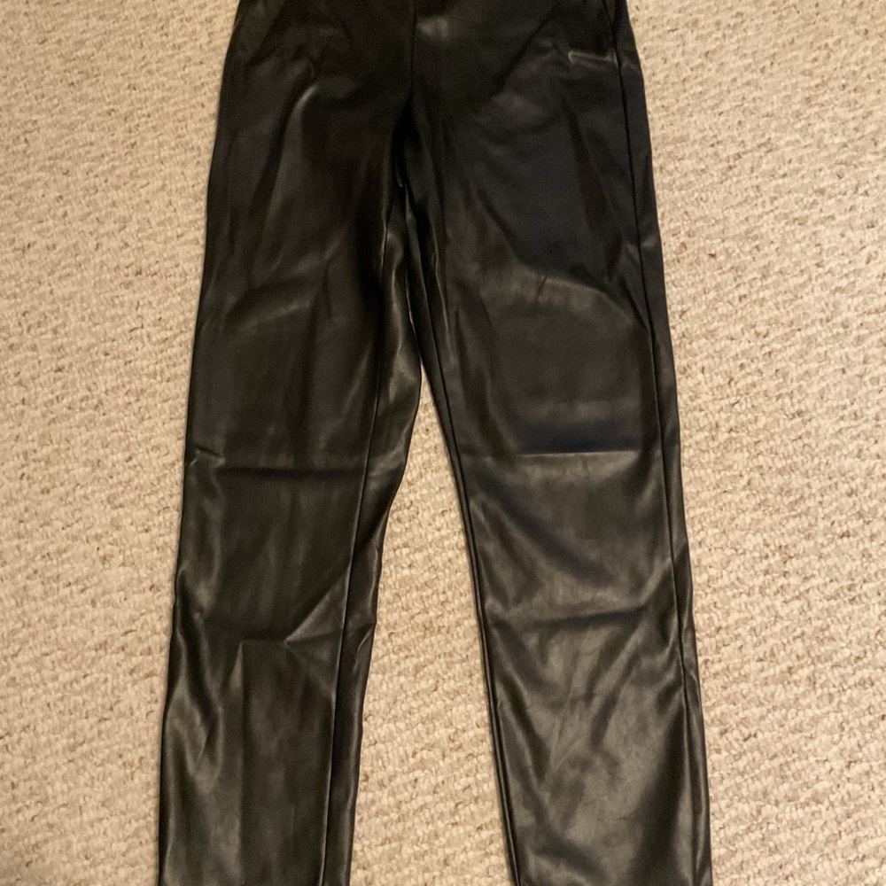 NWOT Women’s OLD NAVY Extra Hugh Rise Skinny Black Faux Leather Pants, size 4